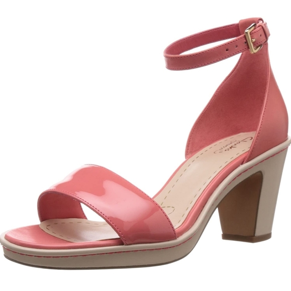 Clarks Shoes - Clarks shows size 7.5